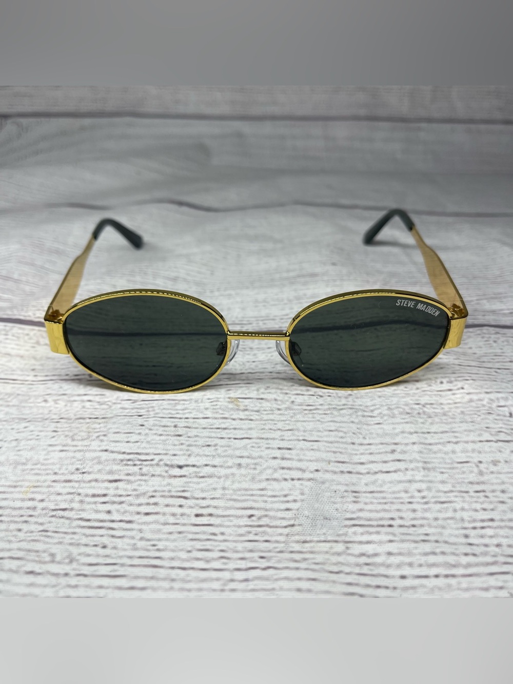 Steve Madden Women’s Mystie Oval Gold Frame Green Lens Sunglasses